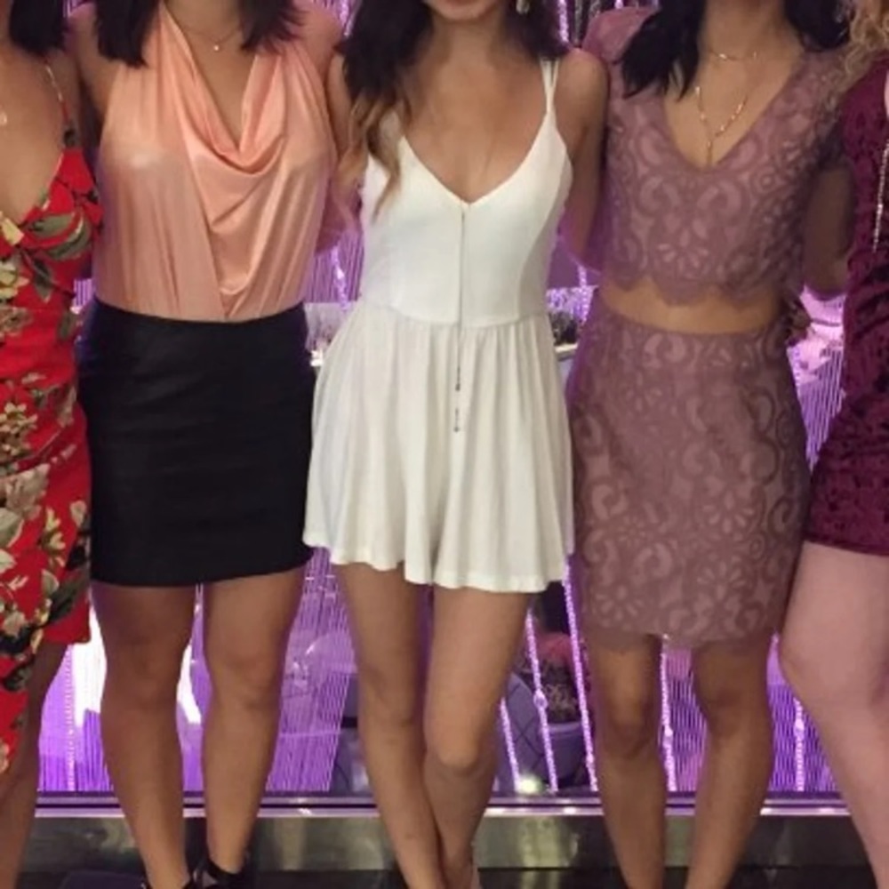 White romper - Picture 3 of 3